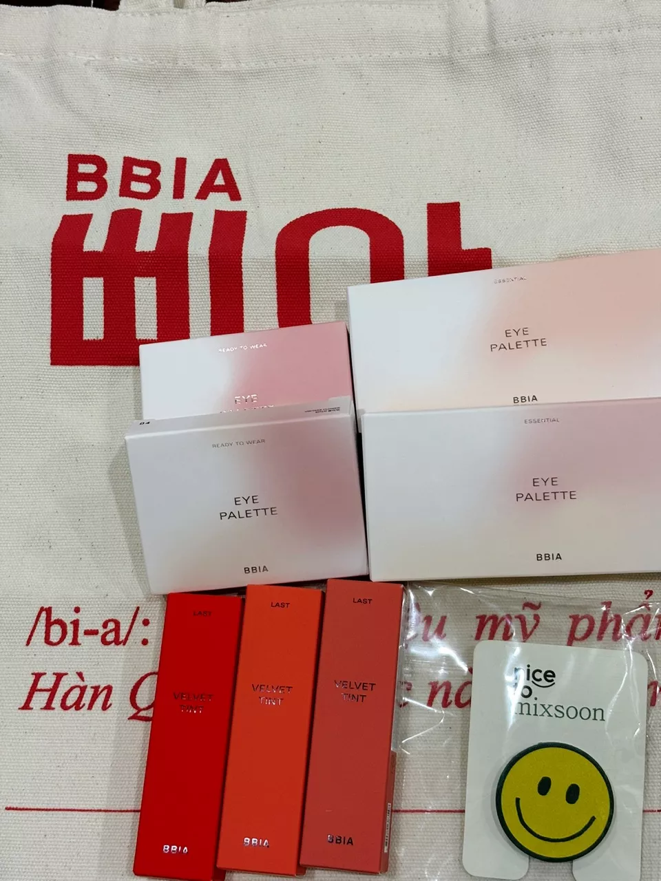 Nhấp để xem toàn màn hình BBIA Essential Eye Palette photo review